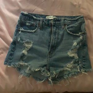 Abercrombie high rise mom short